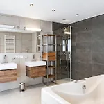 Alpine Estate *