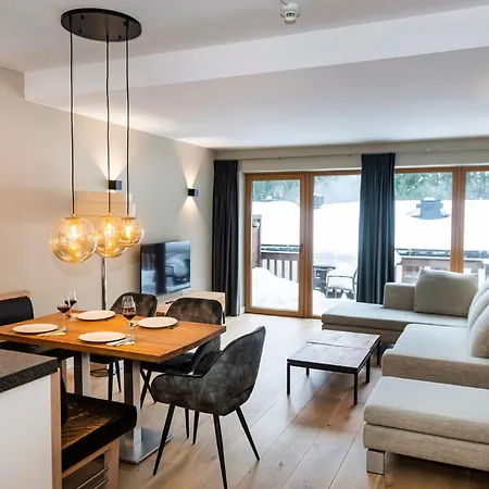 Alpine Estate - База відпочинку