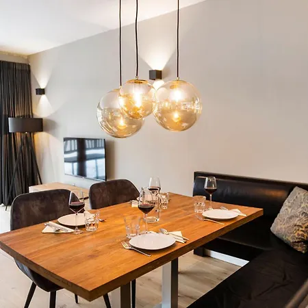 Alpine Estate - База відпочинку Герлос