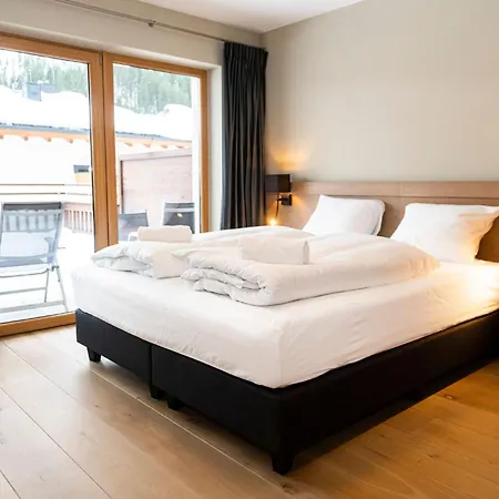 Alpine Estate - База відпочинку Герлос