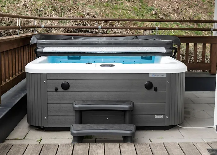 Alpine Estate - פארק נופש *